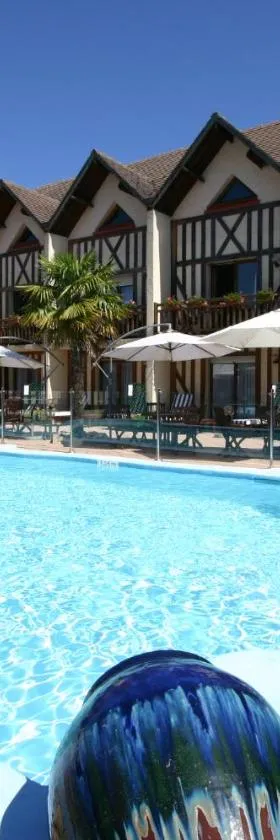 Logis Le Clos Deauville Saint Gatien，位于圣加蒂安代布瓦的酒店