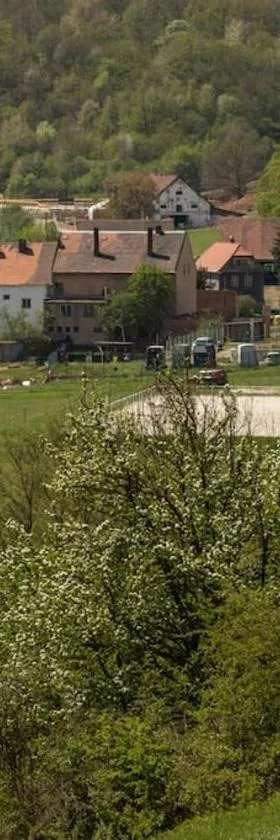 Ubytování v apartmánu, 2 ložnice, na farmě，位于Bžany的酒店