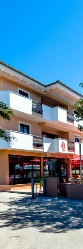 拉古纳酒店，位于普利拉卡的酒店
