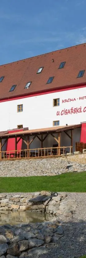 Krčma Hotel U Císařské Cesty，位于Branišovice的酒店