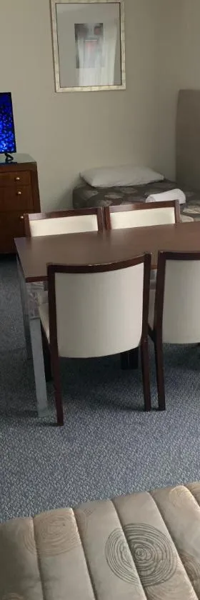 提塔尼亚汽车旅馆，位于奥伯伦的酒店