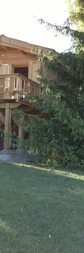 Chalet sur Pilotis Ane'ita de l'Arbenquens，位于La Mure的酒店