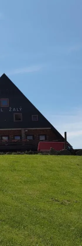 Apartmán 206 Žalý，位于贝内茨科的酒店
