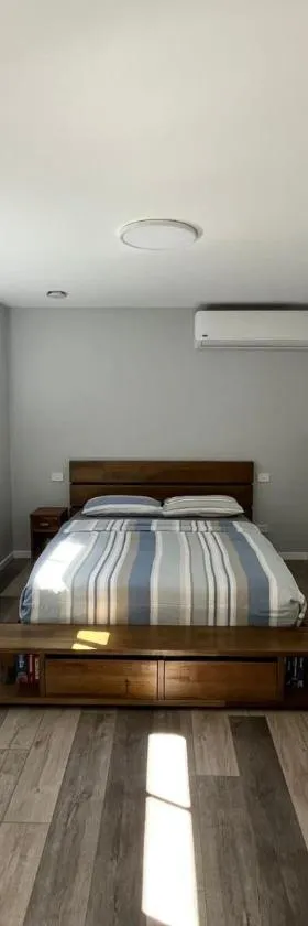 Stylish Guest Suite in Everton Hills，位于Oxford Park的酒店