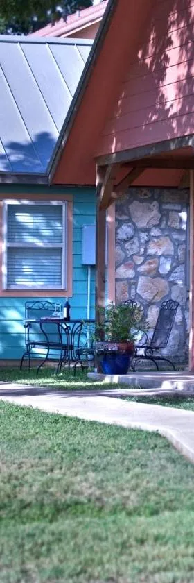 Blanco Riverside Cottages，位于Blanco的酒店