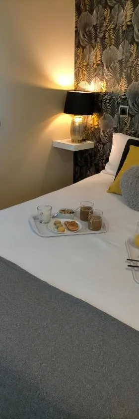 Naturalayos I y Naturalayos II - casas para parejas - jacuzzi，位于Pelayos de la Presa的酒店