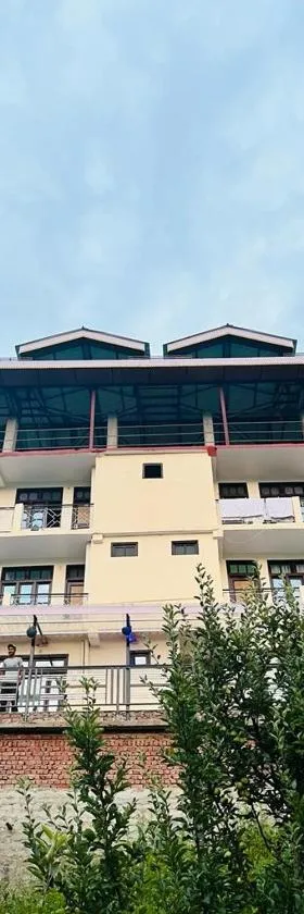 KAILASH VIEW SARAHAN，位于Sarāhan的酒店