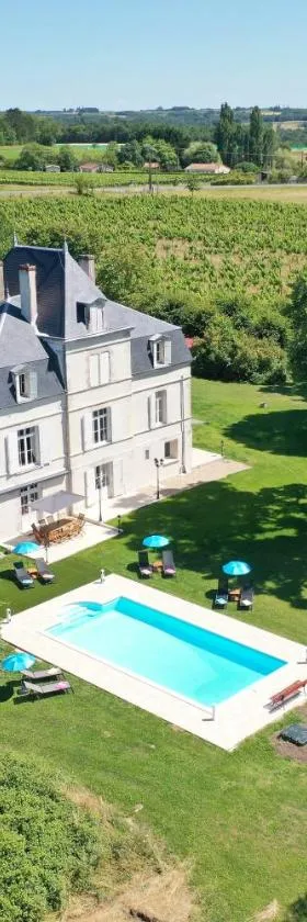 MANOIR LE COUTUREAU maisons d'hôtes，位于Rouffignac-de-Sigoulès的酒店