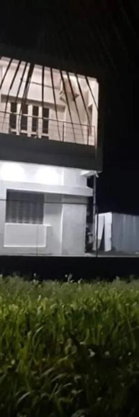 Nisarg Farm Villas，位于舍地的酒店