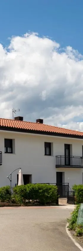 Apartamentos Herri Ondo REFUGIO CLIMATICO，位于Iturmendi的酒店