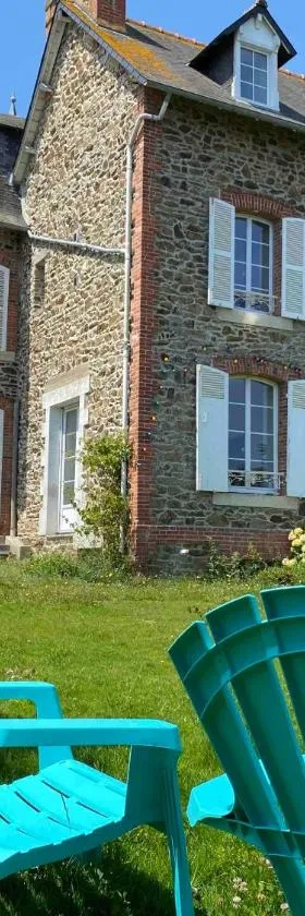 Villa la Korrigane vue mer cuisine privée，位于Étables-sur-Mer的酒店