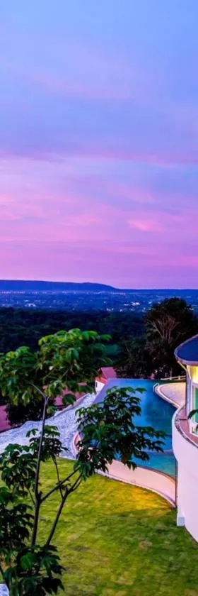 ChanNgarm Mountain View Resort จันทน์งาม เมาท์เท่นวิว รีสอร์ท，位于Si Khio的酒店