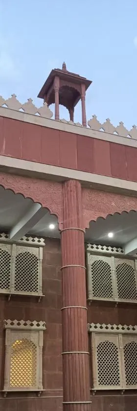 Hotel Rajwada palace，位于奥拉奇哈的酒店