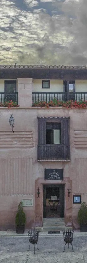Hotel Los Leones - Adults Only，位于鲁比罗德莫拉的酒店