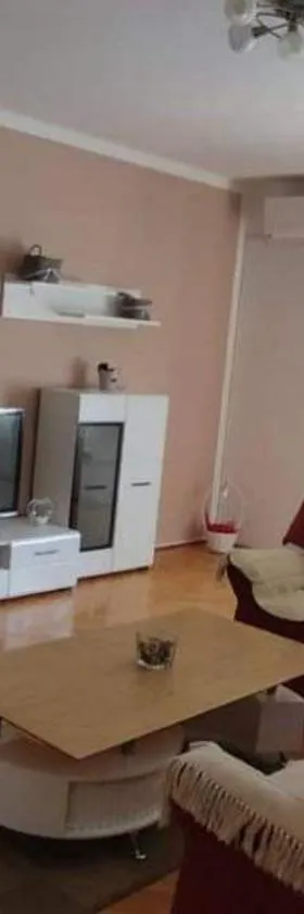 Apartment Eva，位于罗维尼村的酒店