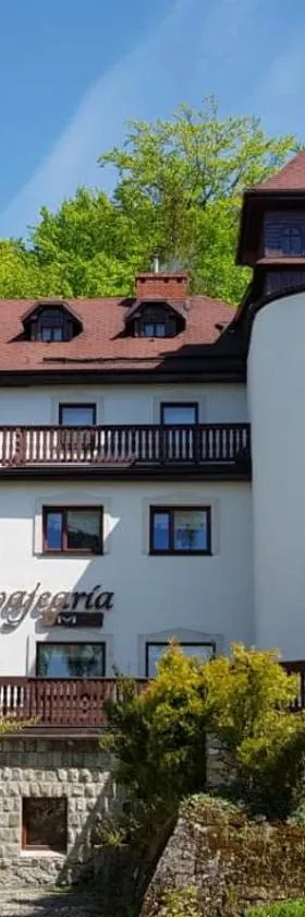 Dworek Szwajcaria，位于兹瓦尔东的酒店