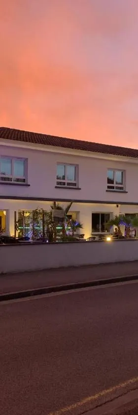 The Originals Boutique, Hôtel Lakeside, Biscarrosse , Lac，位于波讷地区帕朗提的酒店