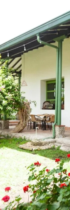 La Liebre bed and breakfast，位于雷蒂罗的酒店