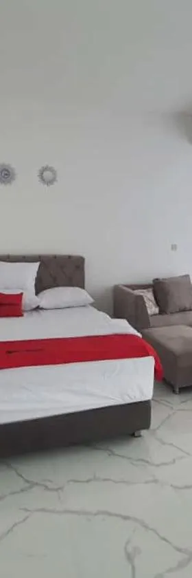 RedDoorz Syariah near Taruna Nusantara Magelang，位于Banyurojo的酒店