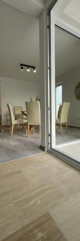 Vila Regina Apartment Regina with Swimming Pool，位于耶泽拉的酒店