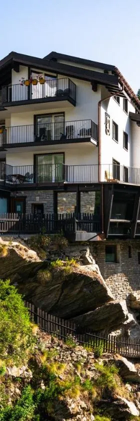 Boutique Hotel La Gorge，位于萨斯费的酒店