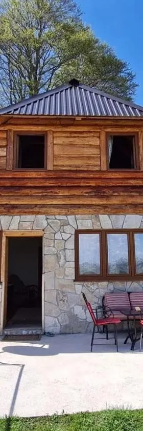 Brvnara Iskra Smrcevo brdo，位于扎布利亚克的酒店