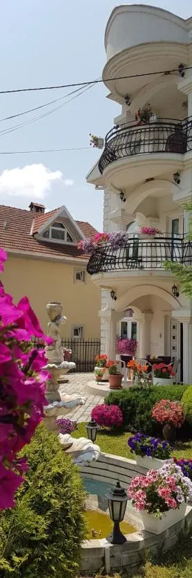 Apartment Cace，位于库马诺沃的酒店