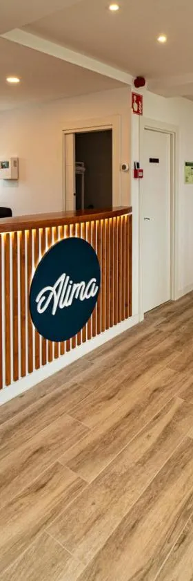 Alima Surf & Hotel，位于阿霍的酒店