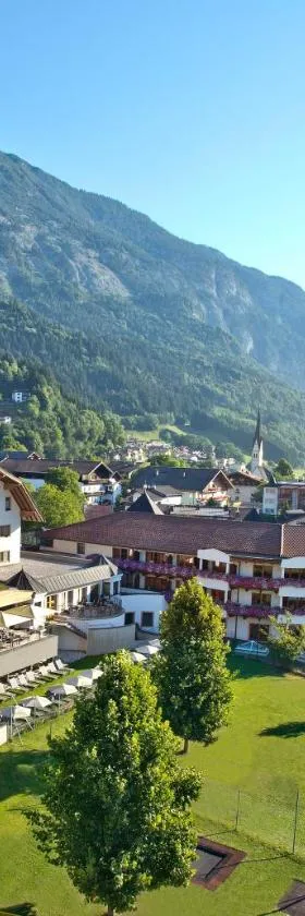 All In Resort Schwarzbrunn - 4 Sterne Superior，位于施坦斯的酒店