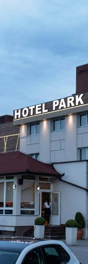 Hotel Park，位于Srebrenik的酒店