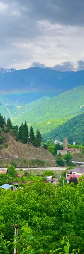 ლენტეხის მთის სასტუმრო - Lentekhi Mountain Inn，位于Lentekhi的酒店