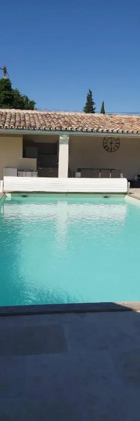 Studio au calme avec piscine et toutes les commodités nécessaires，位于勒托尔的酒店