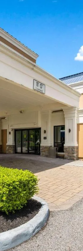The Crossroads Hotel - Newburgh，位于纽堡的酒店