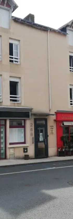 阿尔玛公寓式酒店，位于塞夫勒河畔圣洛朗的酒店