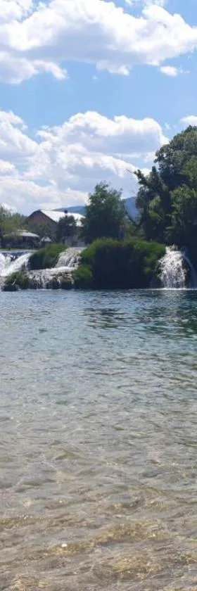 Kuca za odmor Šušnjar，位于Ripač的酒店