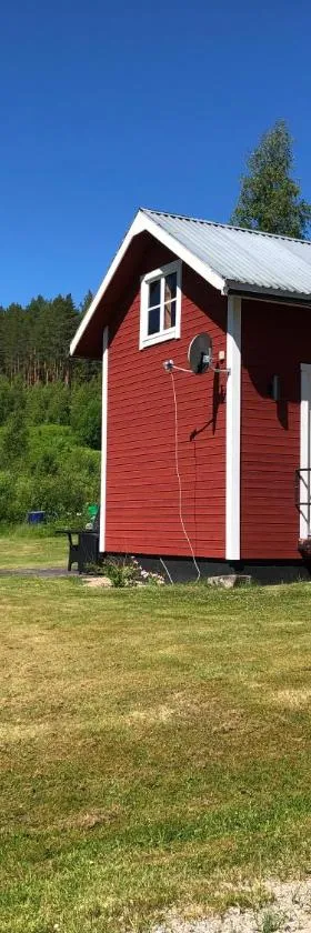 Trevlig stuga nära Hovfjället，位于图什比的酒店