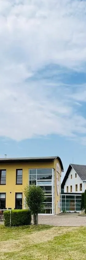 Ještěd golf restaurace a penzion，位于Světlá pod Ještědem的酒店