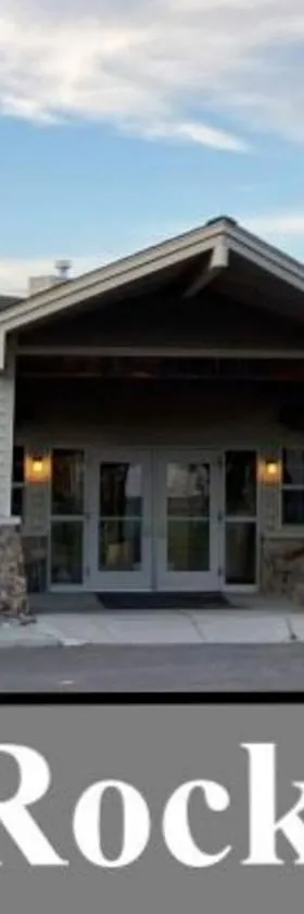 RED ROCK LODGE，位于查里斯的酒店