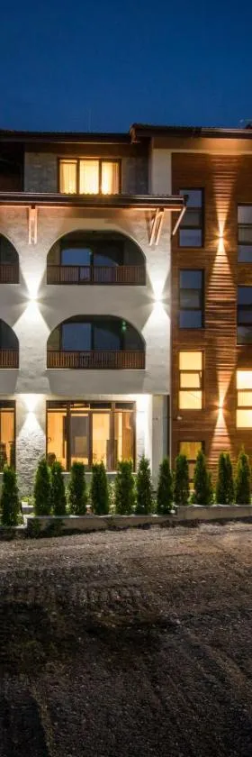 EMAR HOTEL & SPA，位于萨帕雷瓦巴尼亚的酒店