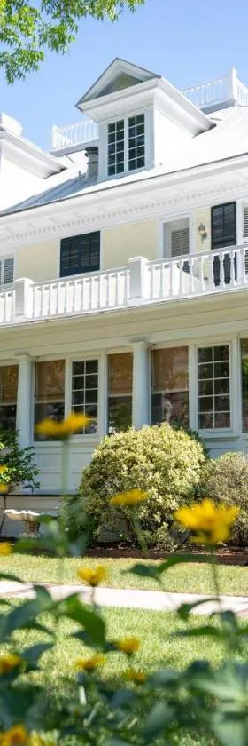 The Edenton Collection-The Granville Queen Inn，位于Edenton的酒店