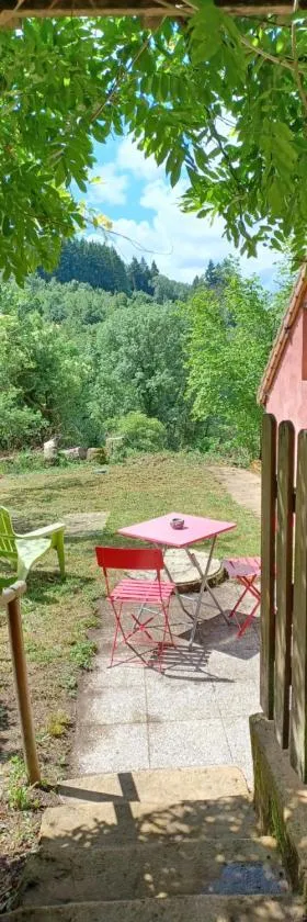 Gite un bout du sud，位于Châtel-Montagne的酒店