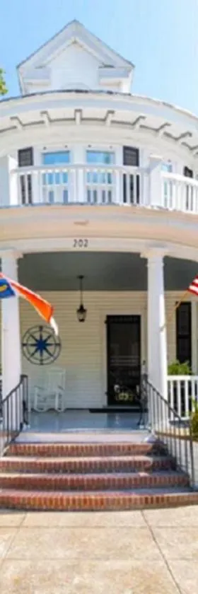 The Edenton Collection-Captain's Quarters Inn，位于Edenton的酒店