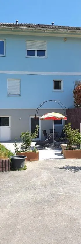 Maison d'hôtes Bleu Cudrefin，位于屈德勒凡的酒店