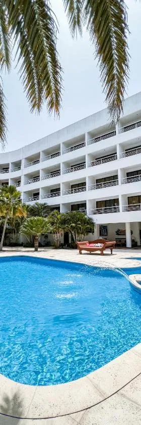 Hotel California Playa El Yaque，位于El Yaque的酒店