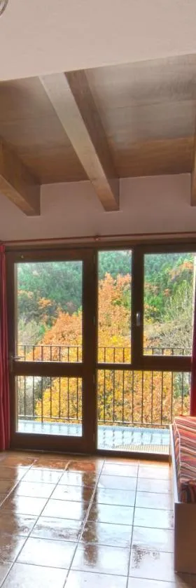 Aula Natura La Salle - Cal Cerdanyola，位于巴加的酒店