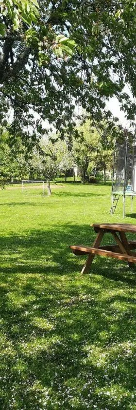 Studio à la campagne dans corps de ferme rénovée，位于Chancey的酒店