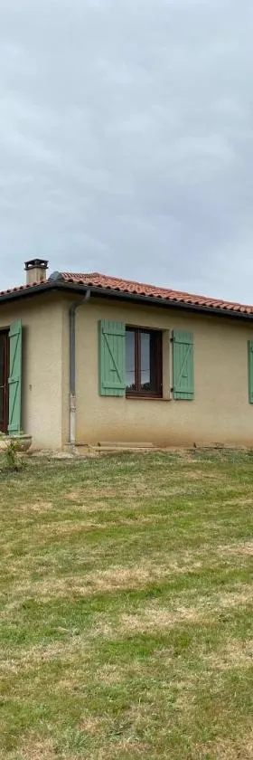 Maison en campagne avec vue sur les Pyrénées，位于Estampes的酒店