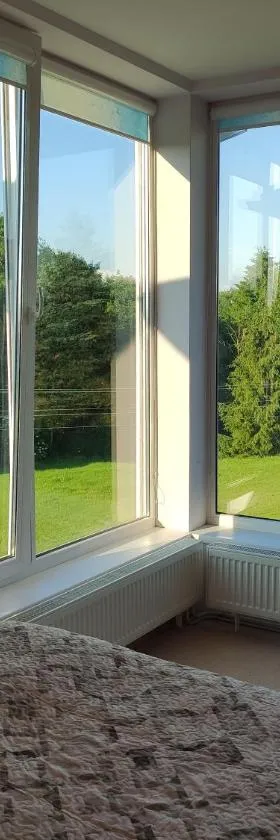 Spacious & Cozy Apartment with Forest View，位于Zapyškis的酒店