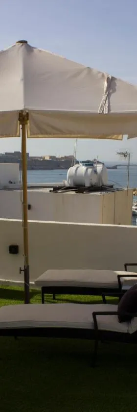 BEBIRGU PALAZZINO LUXURY 2 jacuzzi to share，位于维洛里奥萨的酒店