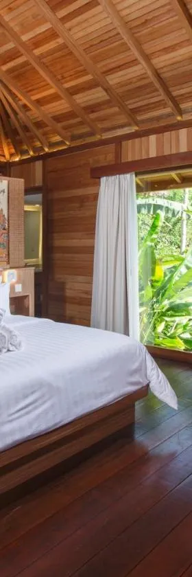 Giriwood Hotel & Villa，位于姆杜克的酒店